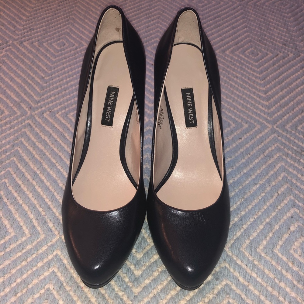 NINE WEST ROCHA PLATFORM PUMP Navy Blue 8.5M